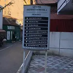 Luxurious In Center Of تيرانا